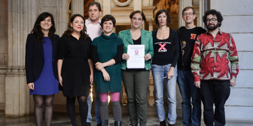 Una delegación del Free Culture Forum, organizado por Xnet, es recibida por la alcaldesa de Barcelona Ada Colau