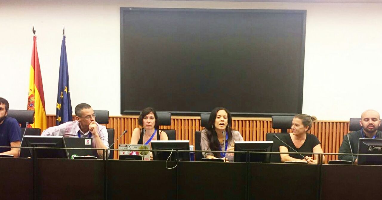 Rueda de prensa contra impunidad Santander y sus abusos en el mundo
